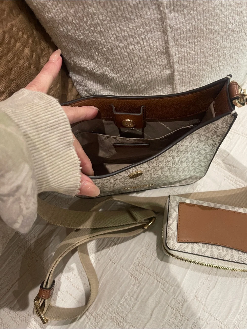 MICHAEL Michael Kors Beige Logo Hobo Shoulder Bag with Matching Wallet